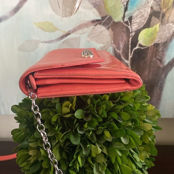BRIGHTON 🪸CORAL🪸 SILVER-TONE LARGE ENVELOPE WALLET CROSSBODY BAG🌟EUC🌟 - Picture 6 of 17